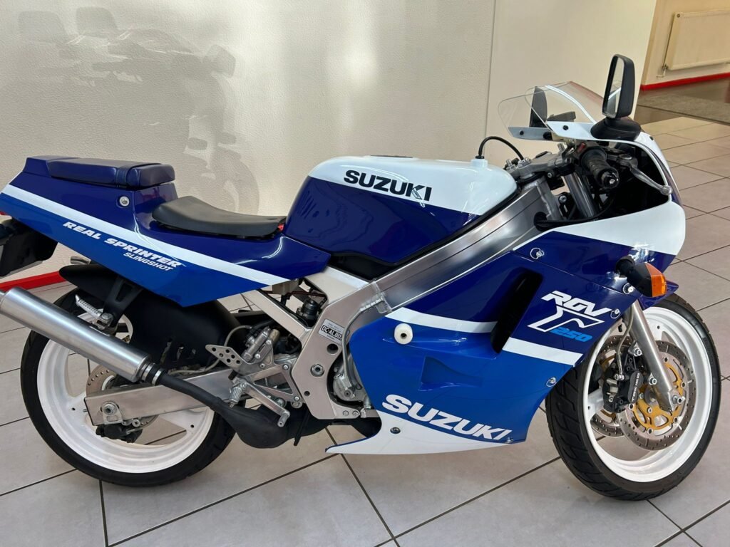SUZUKI RGV250 VJ21