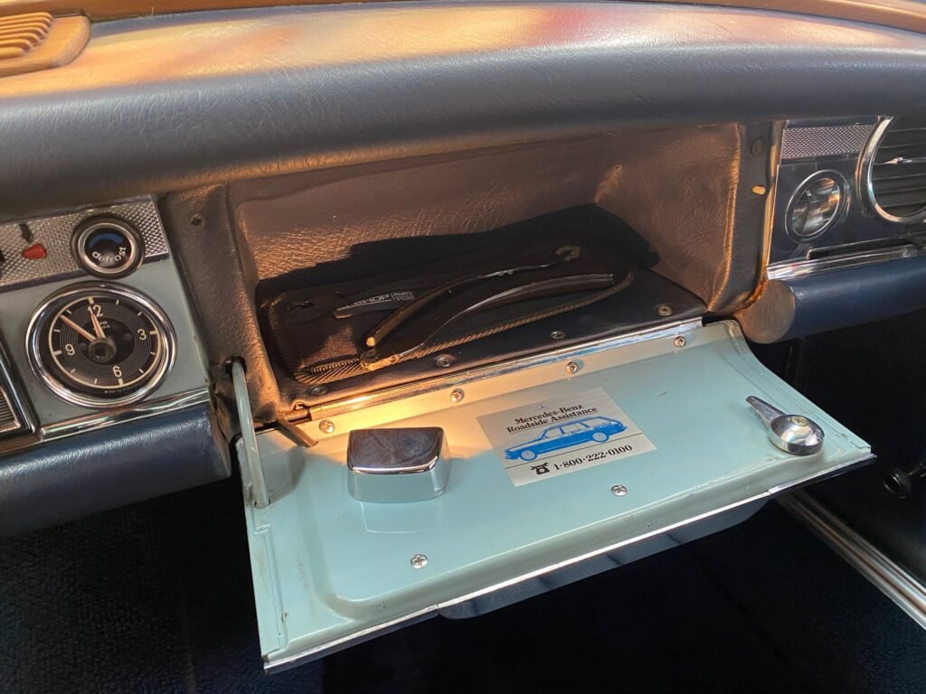 MERCEDES SL280 PAGODA