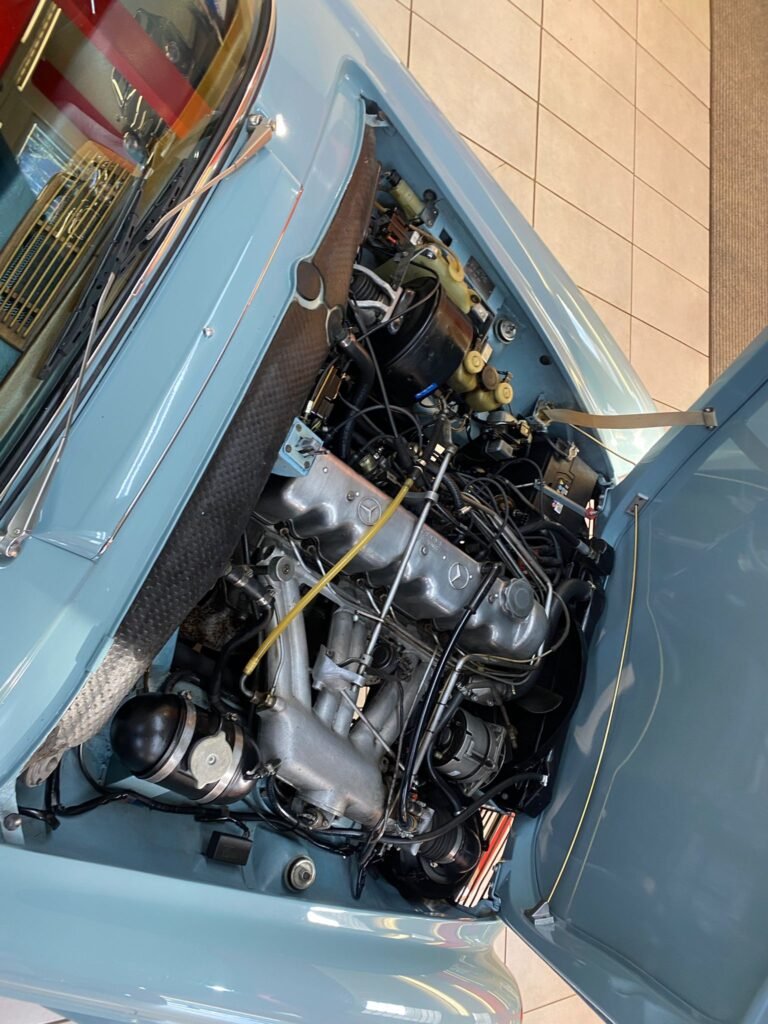 MERCEDES SL280 PAGODA