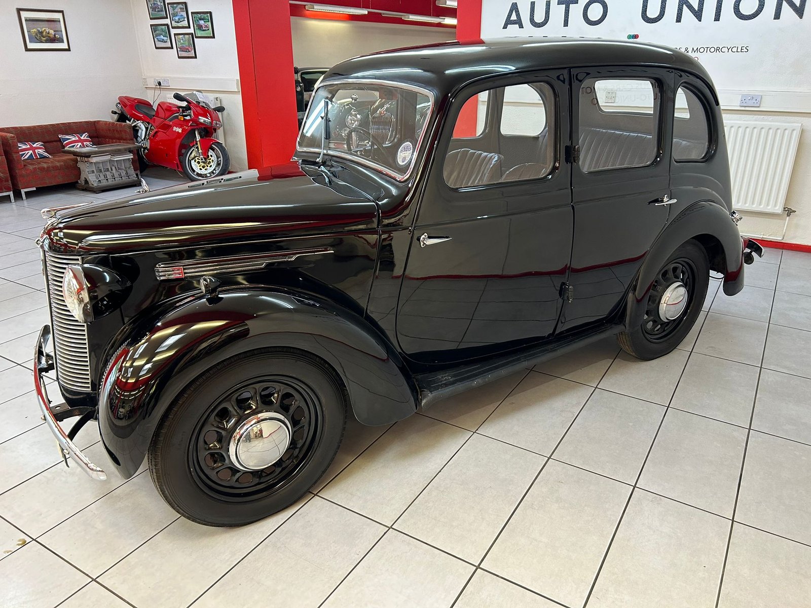 AUSTIN 8
