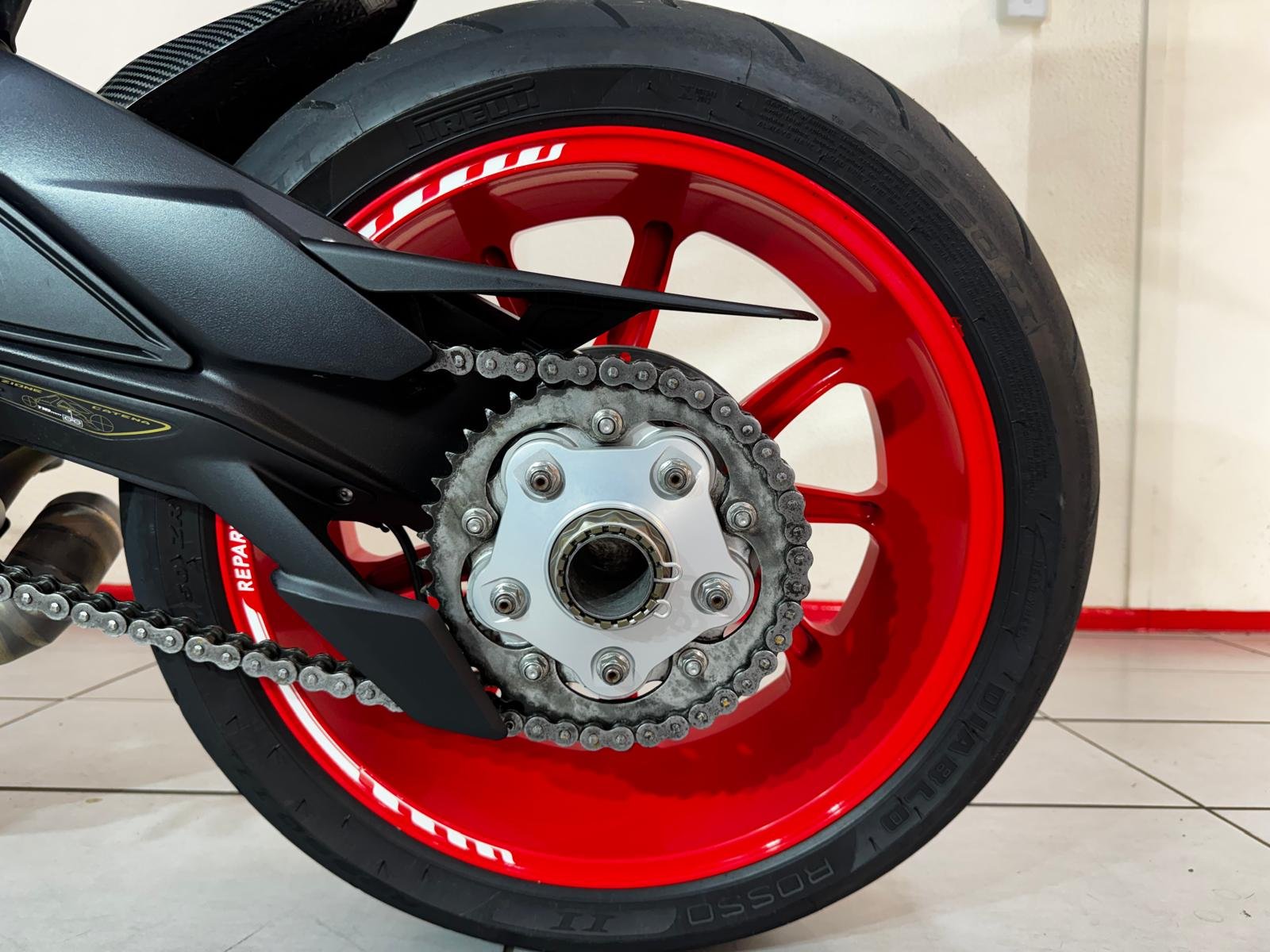 MV AGUSTA BRUTALE 800 DRAGSTER RR RC - additional view