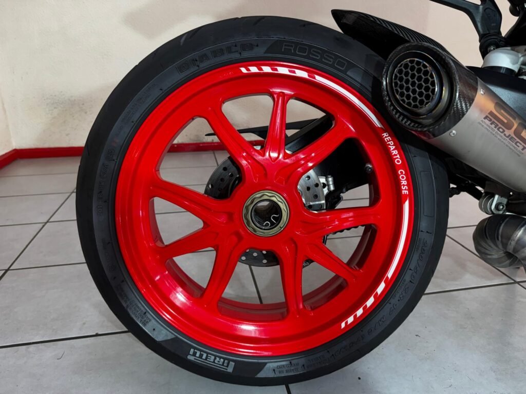 MV AGUSTA BRUTALE 800 DRAGSTER RR RC