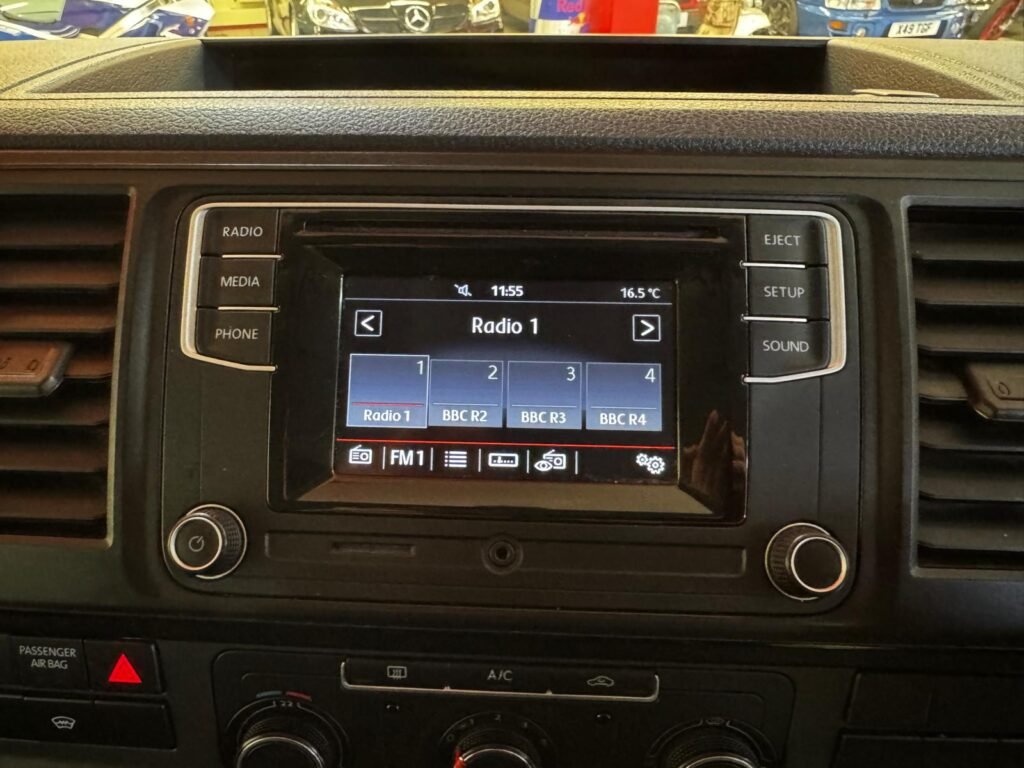 VOLKSWAGEN TRANSPORTER T6 KOMBI HIGHLINE LWB