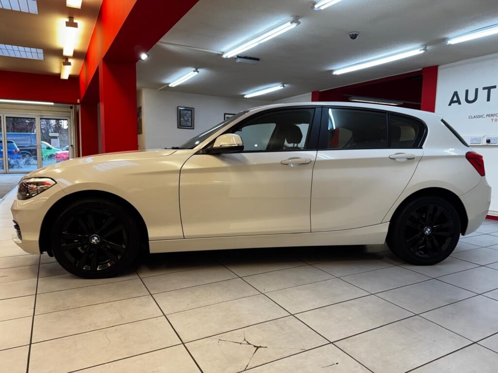 BMW 118i SPORT