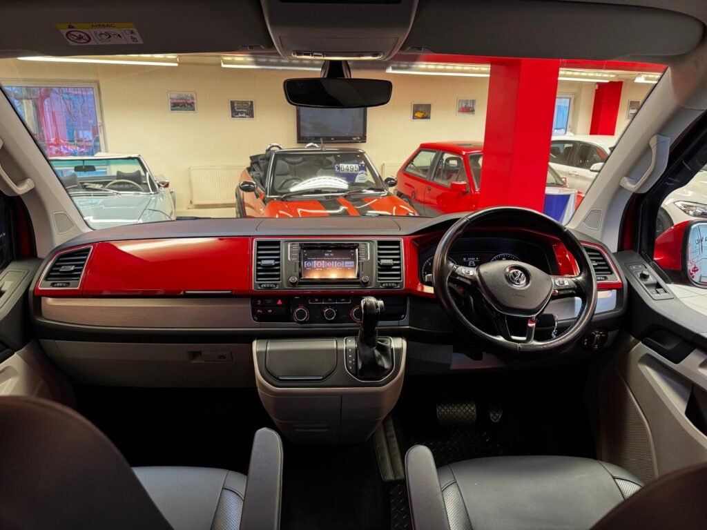 VOLKSWAGEN TRANSPORTER T6 4MOTION LWB T32 KOMBI HIGHLINE DSG AUTOMATIC.