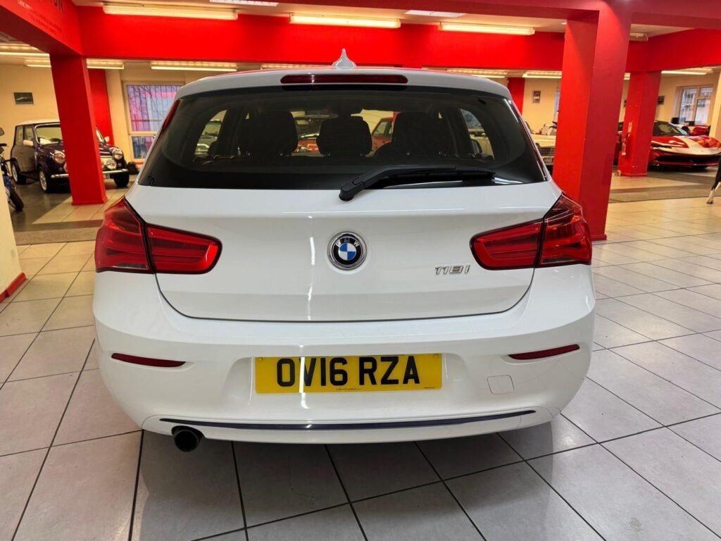 2016 BMW 1 Series OV16RZA