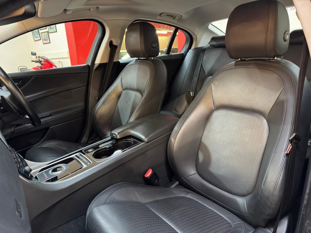 2016 Jaguar XE OV16VDG