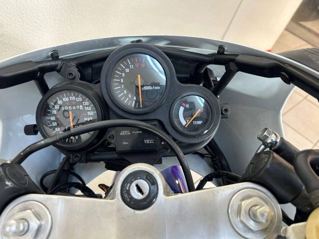 1989 Suzuki RGV250 G63FVF