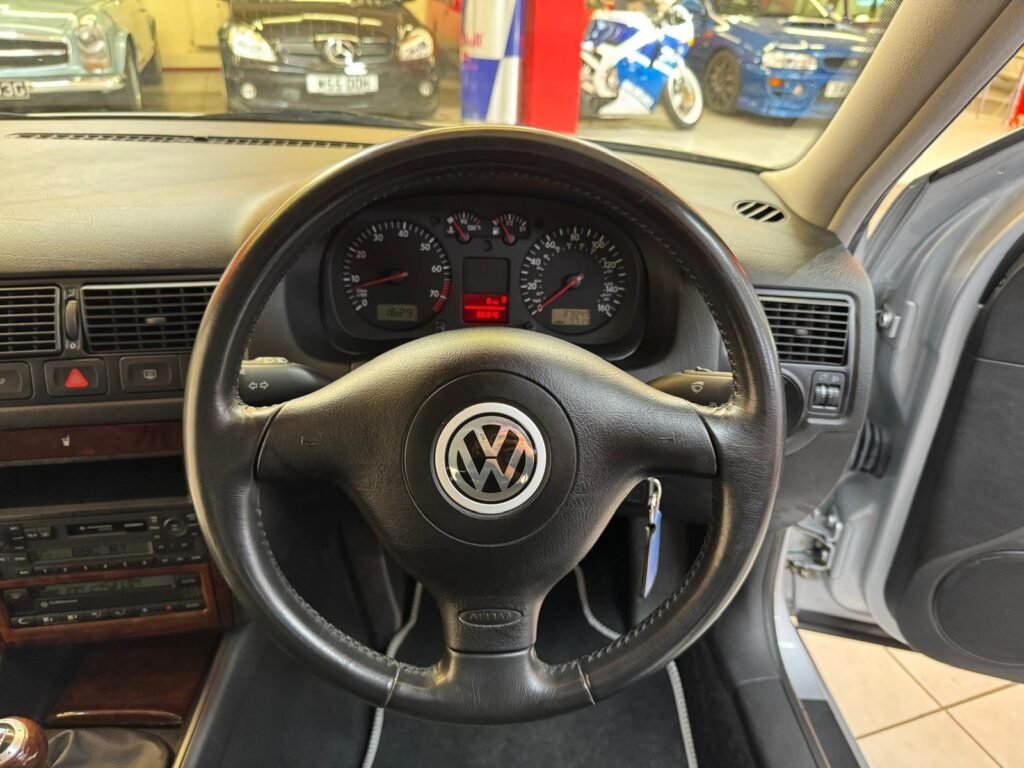 2001 Volkswagen Golf Y895YNV