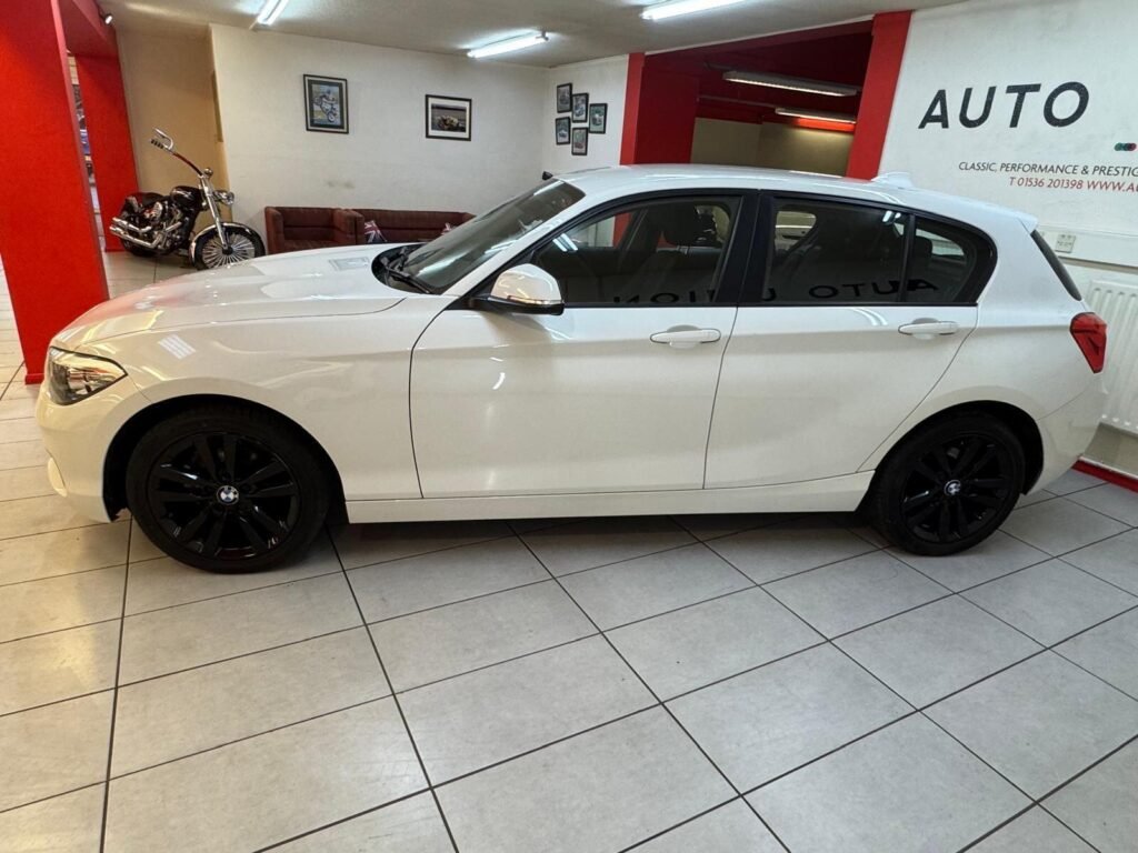 2016 BMW 1 Series OV16RZA