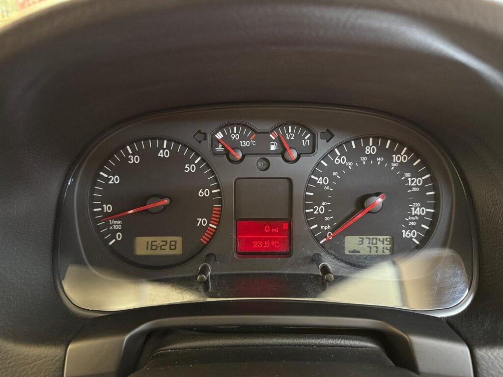 2001 Volkswagen Golf Y895YNV