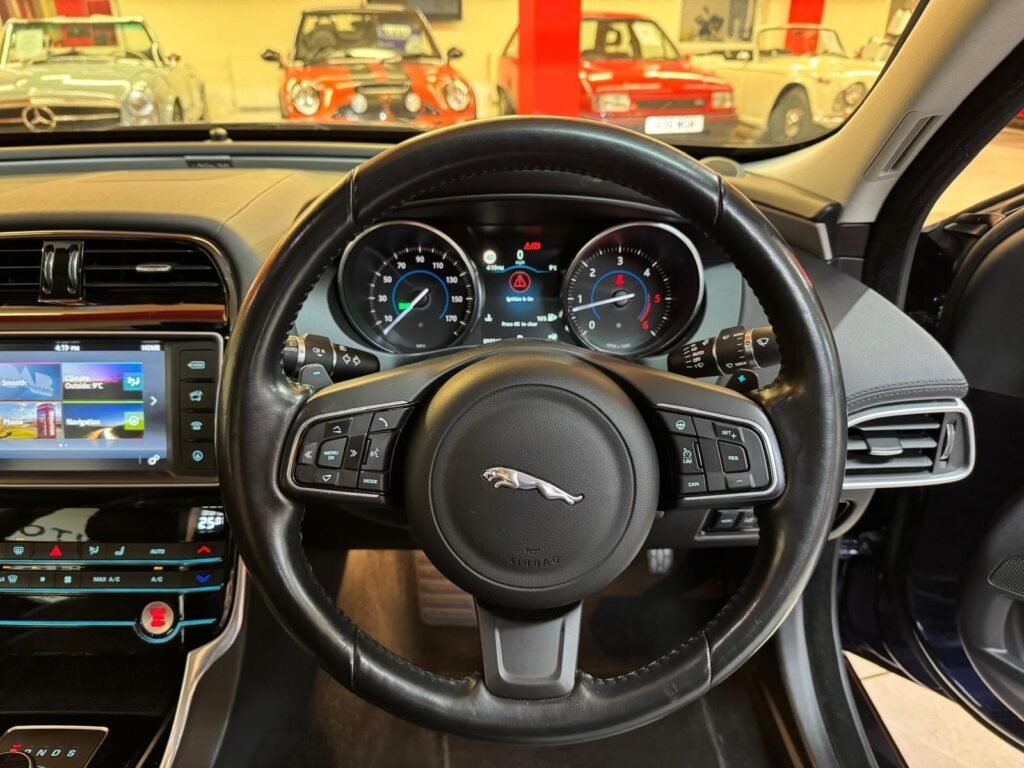 2016 Jaguar XE OV16VDG