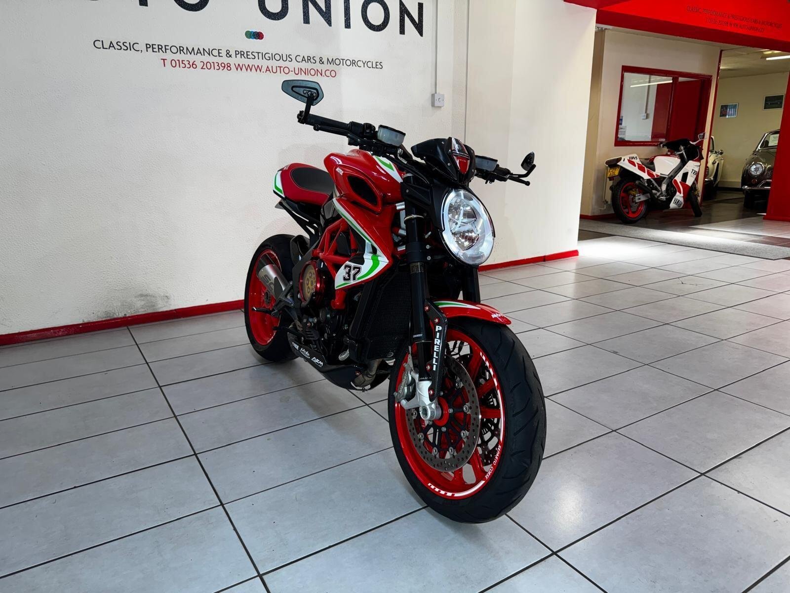2019 MV Agusta Brutale 800 DR69STR - additional view