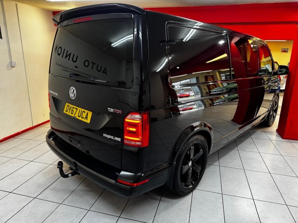 2017 Volkswagen Transporter DY67UCA